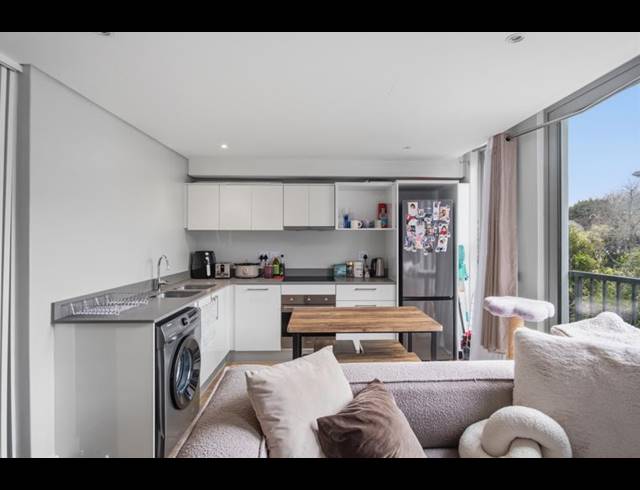 1 BEDROOM APARTMENT FOR SALE IN CLAREMONT UPPER